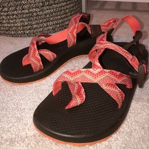 Never worn chacos 💥